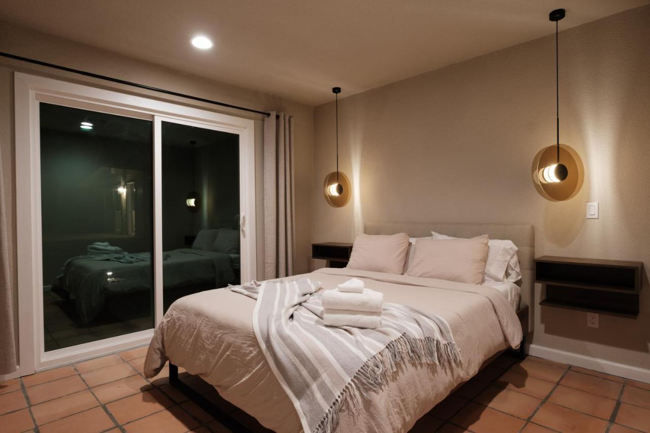 @ Marbella Lane - The Moon Designer Home Right Behind The Jtnp 조슈아 트리 외부 사진