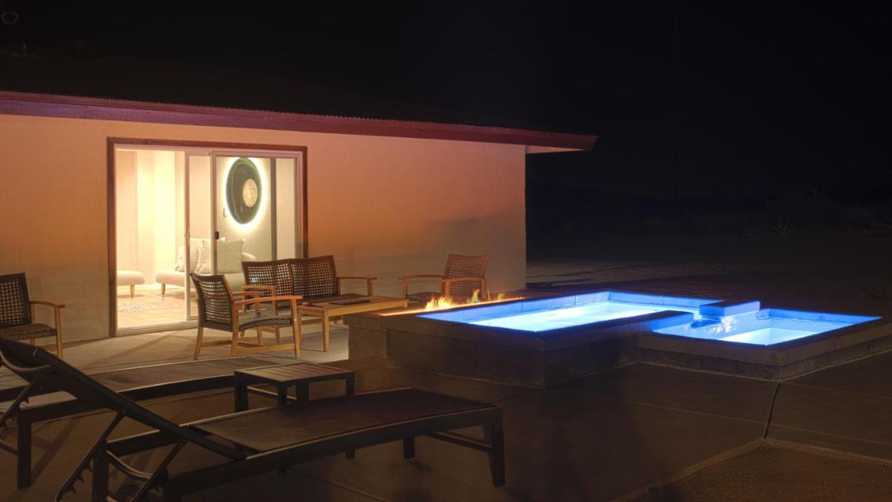 @ Marbella Lane - The Moon Designer Home Right Behind The Jtnp 조슈아 트리 외부 사진