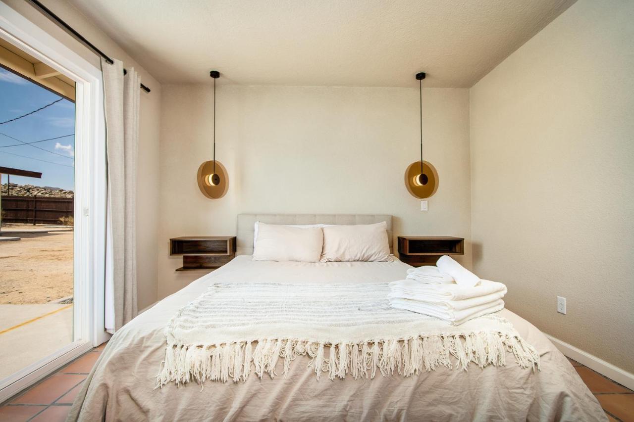 @ Marbella Lane - The Moon Designer Home Right Behind The Jtnp 조슈아 트리 외부 사진